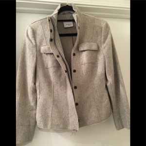 Akris Punto Jacket US size 10 runs more like a 6